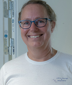 Portræt af Lilli Jespersen i klinikken